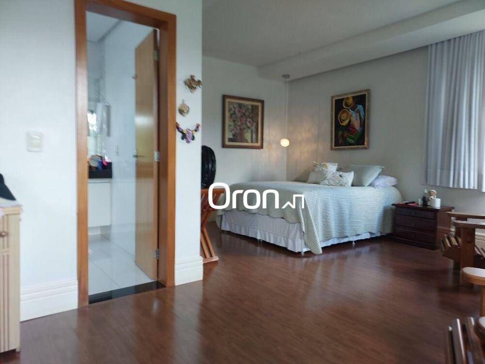 Sobrado à venda com 4 quartos, 390m² - Foto 2