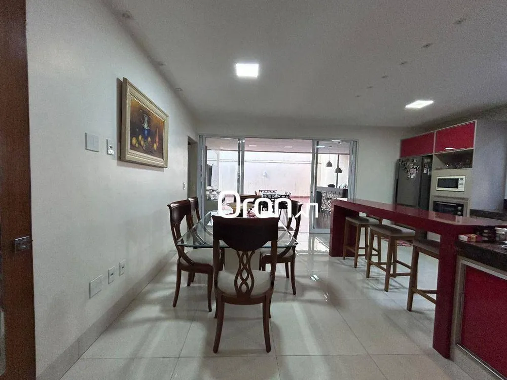 Casa, 3 quartos, 250 m² - Foto 3