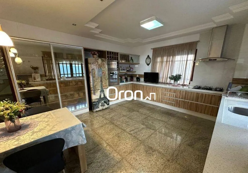 Sobrado, 4 quartos, 401 m² - Foto 1