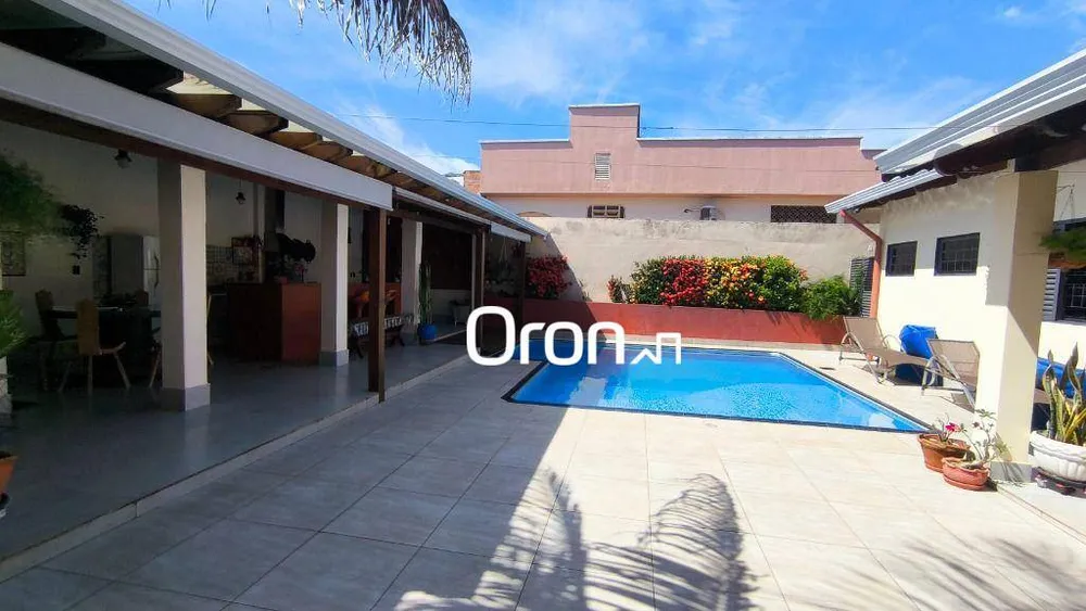 Sobrado, 4 quartos, 307 m² - Foto 1