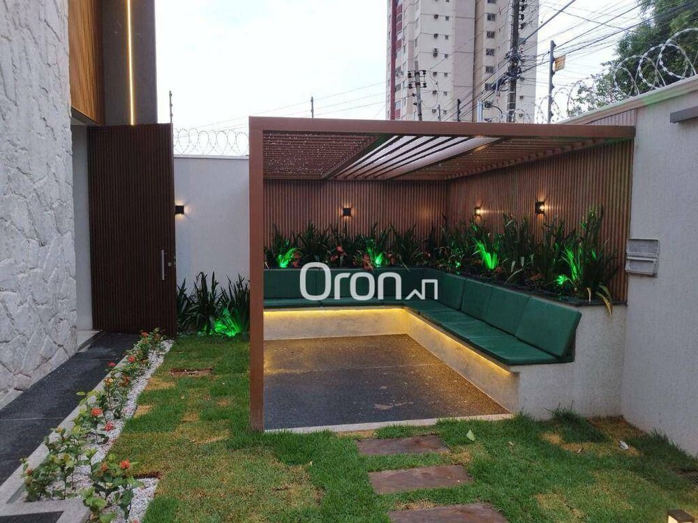 Casa à venda com 4 quartos, 230m² - Foto 1