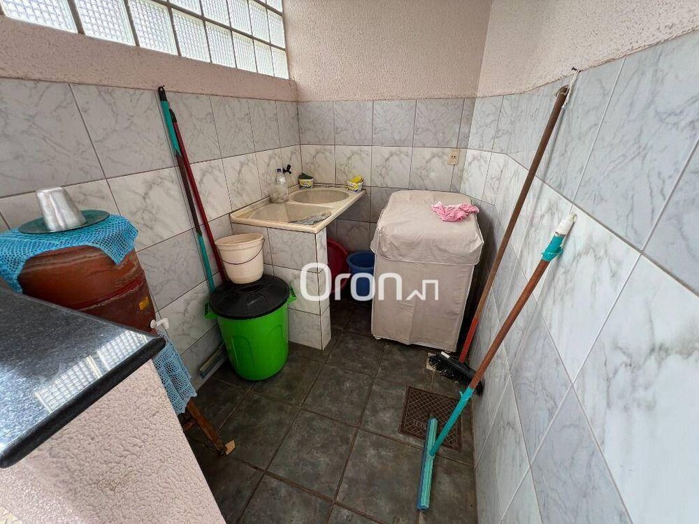 Sobrado, 4 quartos, 247 m² - Foto 1