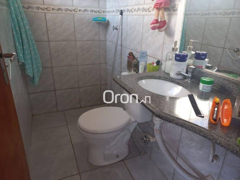 Casa à venda com 3 quartos, 68m² - Foto 2