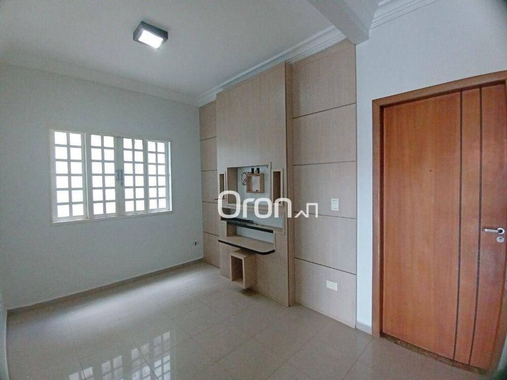 Casa, 3 quartos, 245 m² - Foto 1