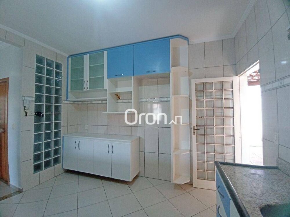 Casa, 3 quartos, 245 m² - Foto 4