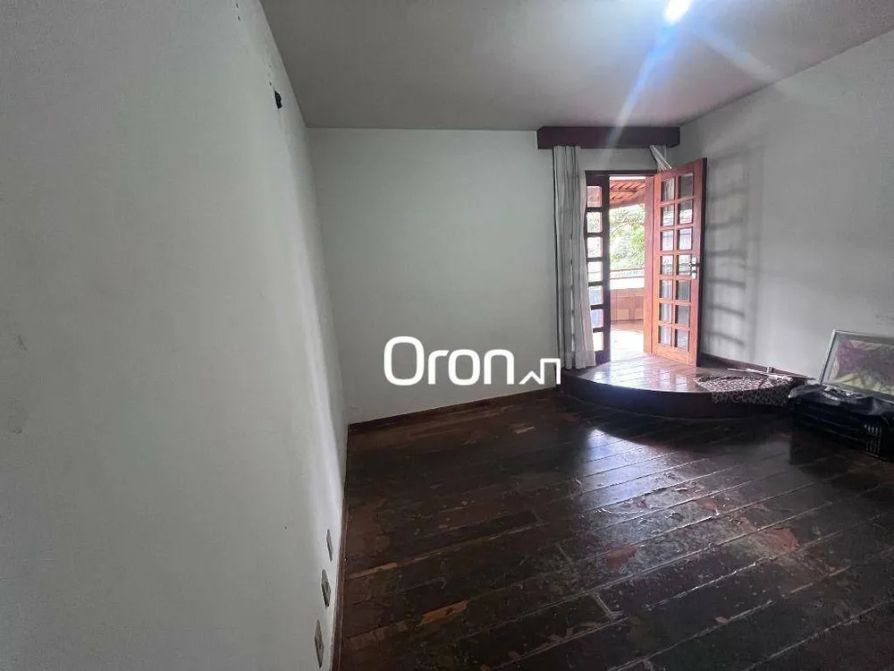 Sobrado, 6 quartos, 246 m² - Foto 5