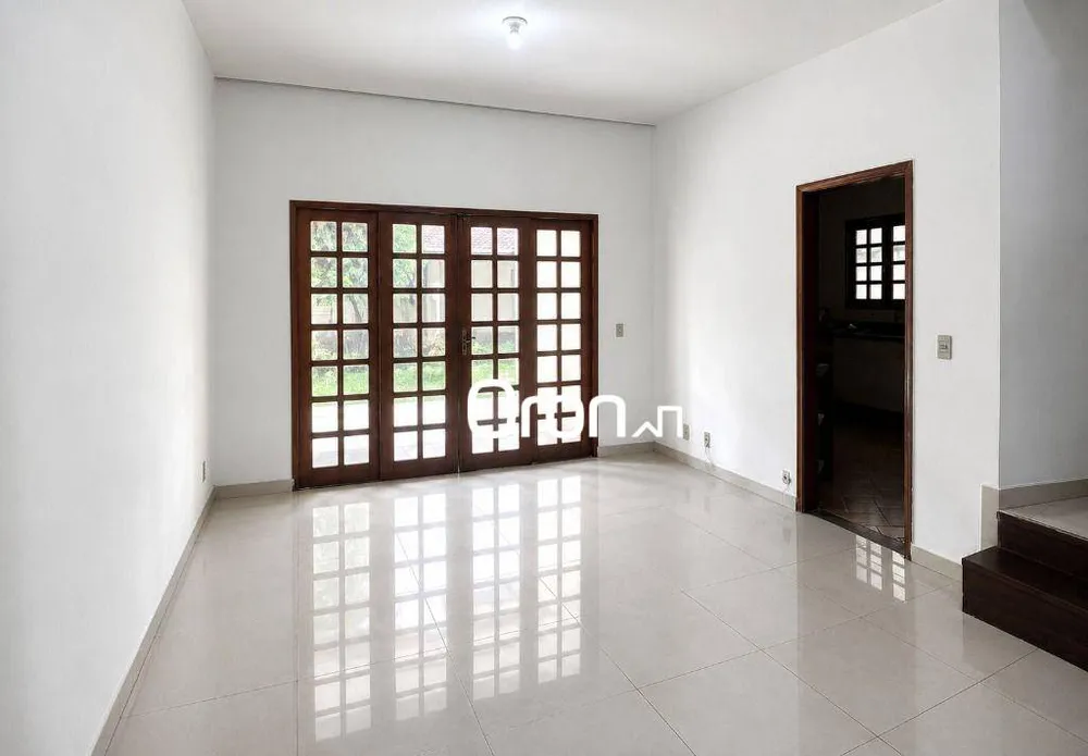 Sobrado, 6 quartos, 246 m² - Foto 1