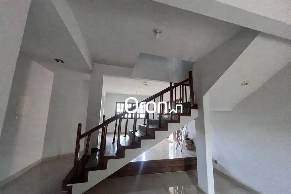 Sobrado, 6 quartos, 246 m² - Foto 3