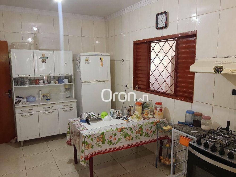 Casa, 3 quartos, 166 m² - Foto 2