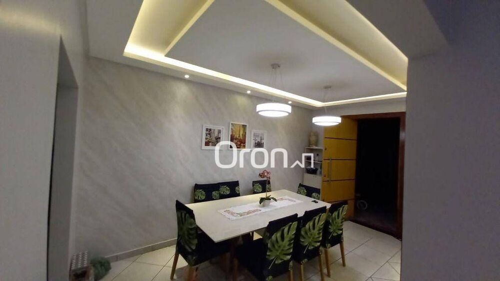 Casa à venda com 3 quartos, 140m² - Foto 2