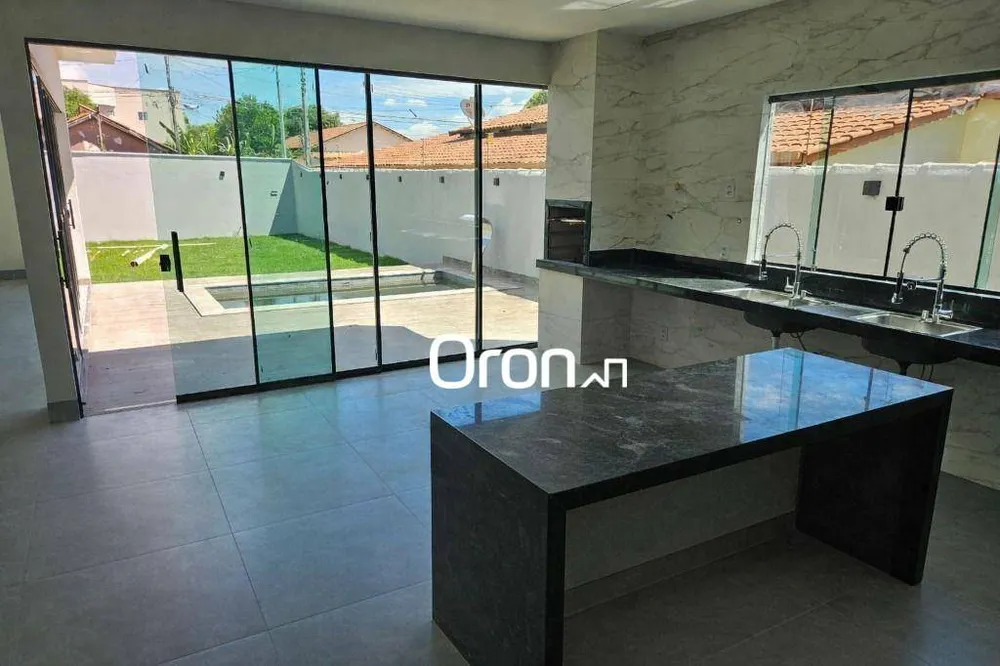 Casa, 3 quartos, 204 m² - Foto 1