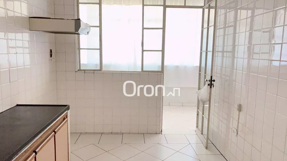 Apartamento à venda com 4 quartos, 198m² - Foto 4