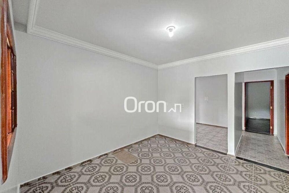Casa à venda com 3 quartos, 374m² - Foto 2