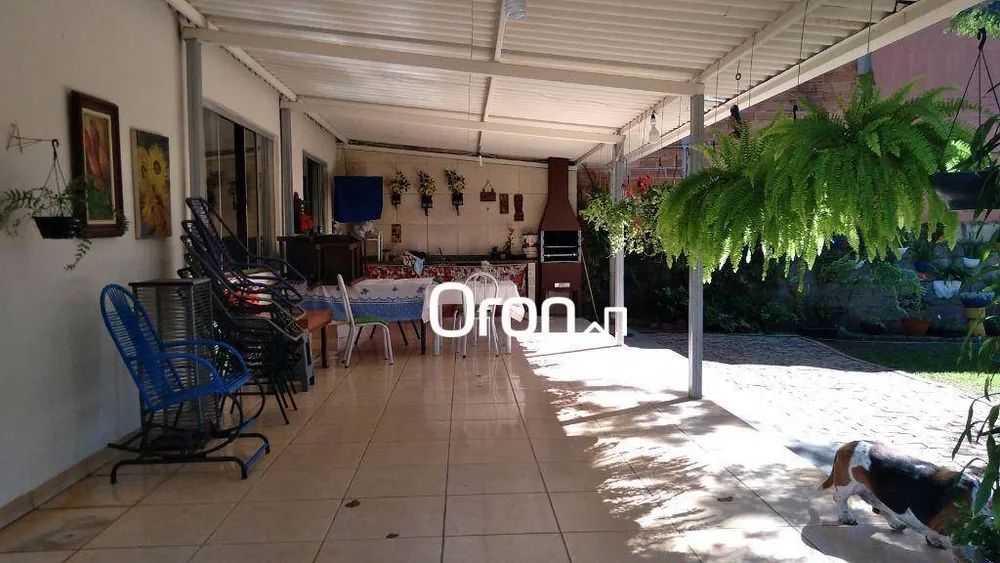 Casa, 3 quartos, 250 m² - Foto 2