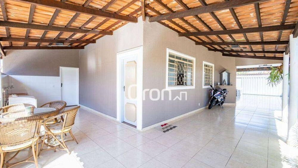 Casa, 3 quartos, 287 m² - Foto 3