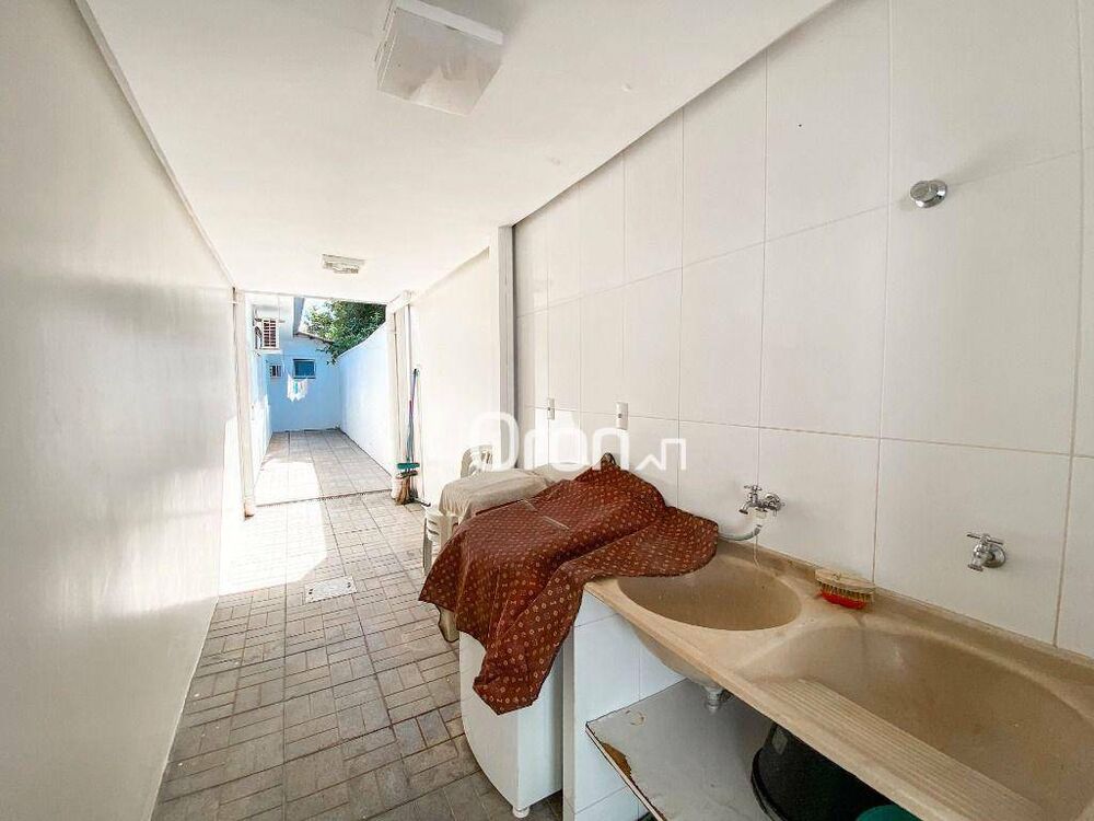 Casa à venda com 4 quartos, 380m² - Foto 8