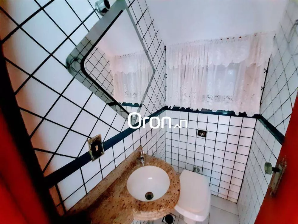 Sobrado, 4 quartos, 253 m² - Foto 1