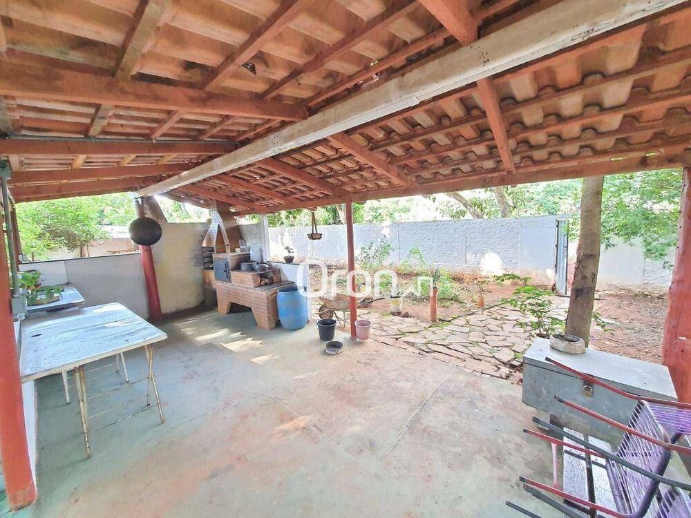 Chácara à venda com 1 quarto, 228m² - Foto 4