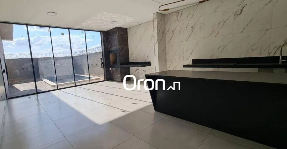 Casa, 3 quartos, 222 m² - Foto 1