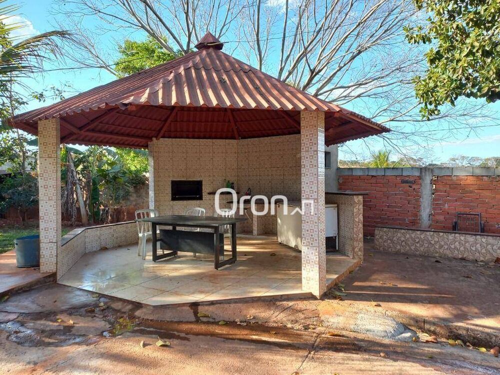 Chácara à venda com 2 quartos, 300m² - Foto 2