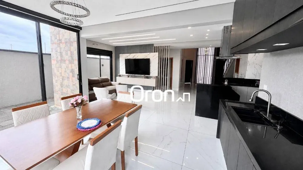 Sobrado, 4 quartos, 274 m² - Foto 1