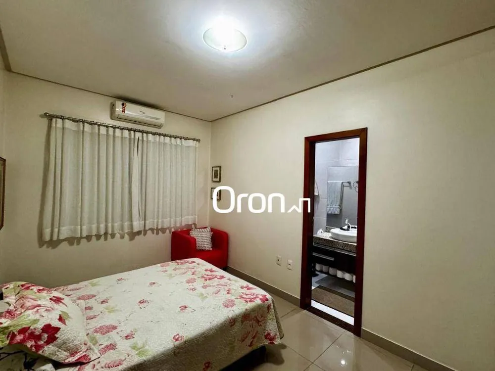 Casa, 3 quartos, 236 m² - Foto 2