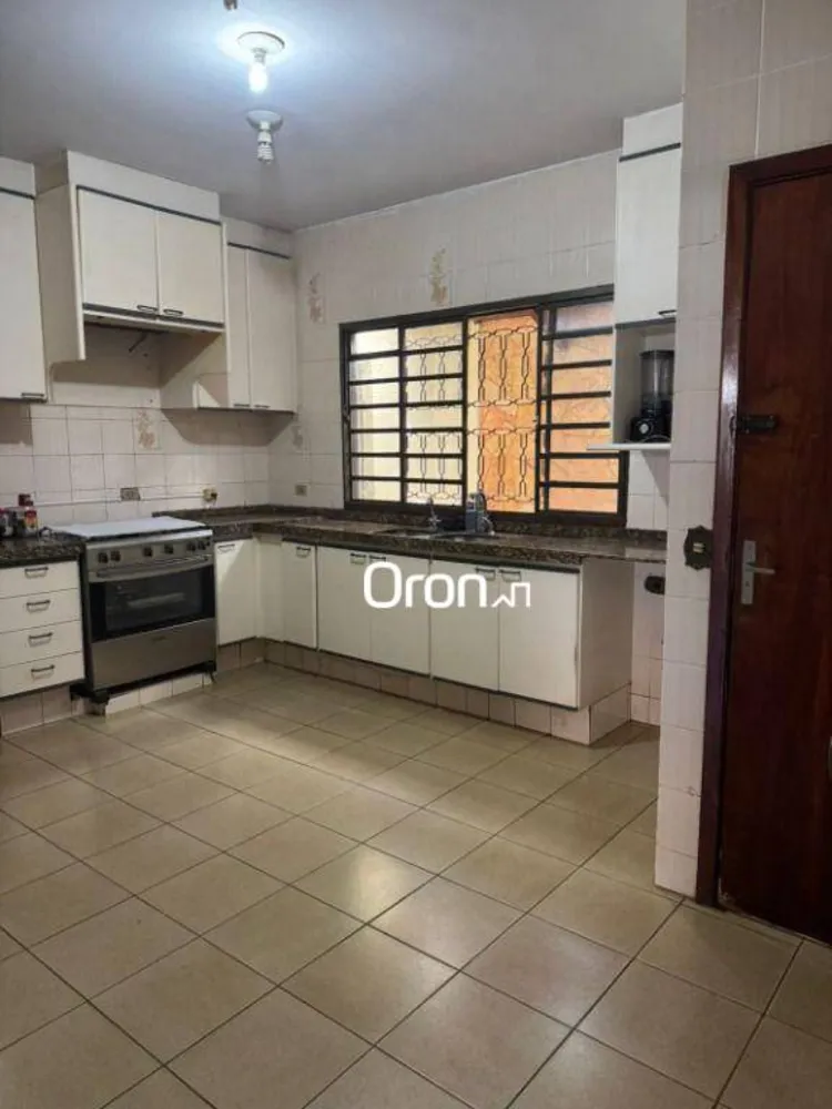 Casa, 2 quartos, 300 m² - Foto 2