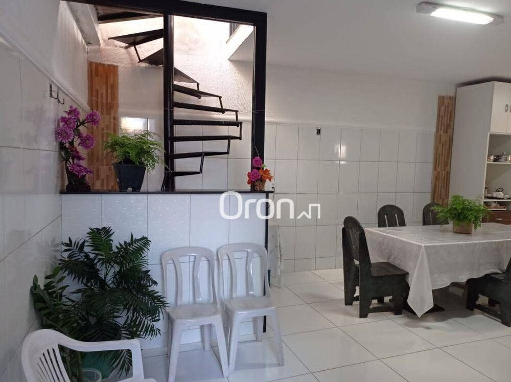 Sobrado, 3 quartos, 320 m² - Foto 2