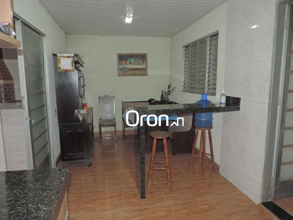 Casa, 4 quartos, 194 m² - Foto 2