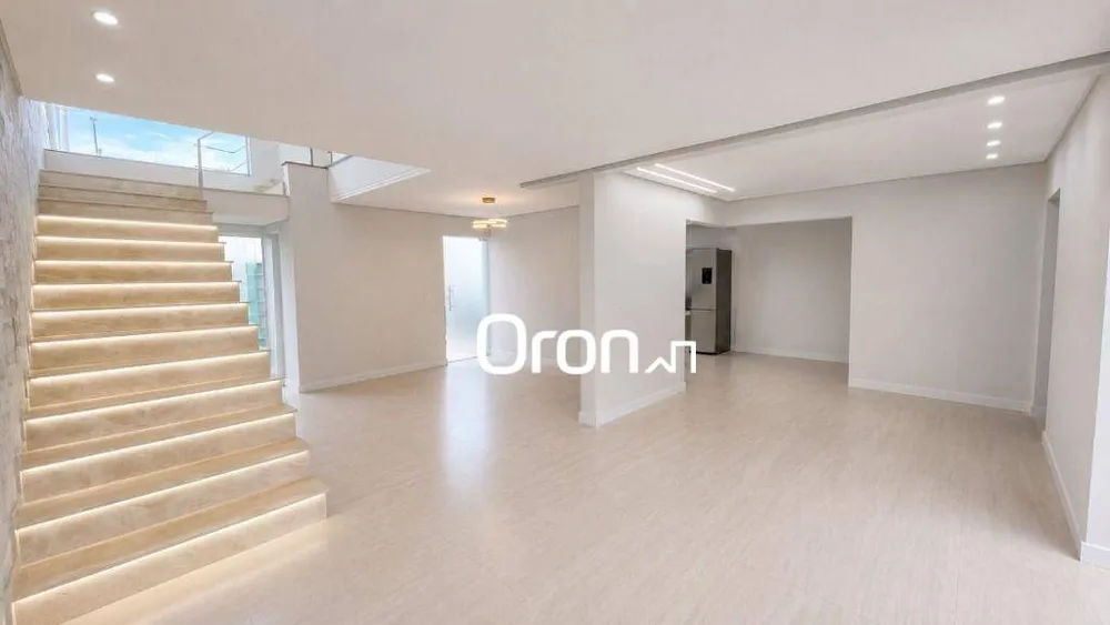 Sobrado, 3 quartos, 256 m² - Foto 1