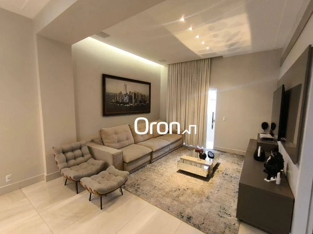 Casa, 3 quartos, 214 m² - Foto 2
