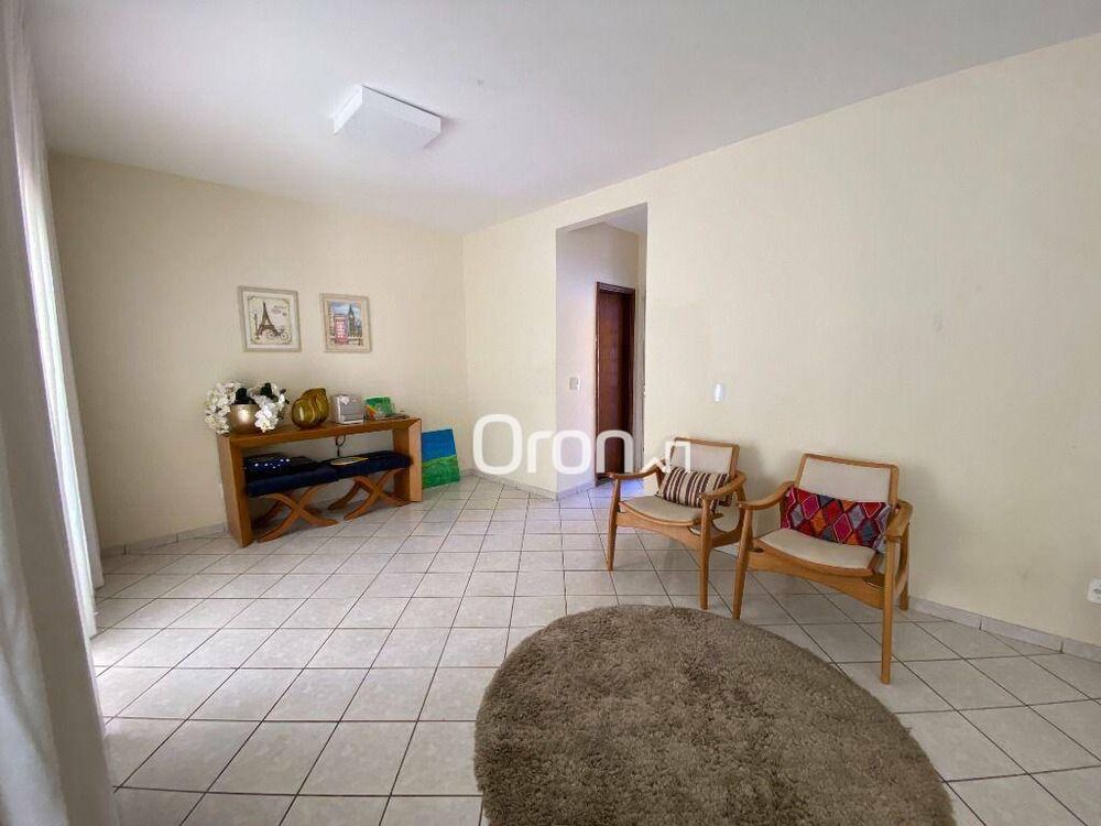 Casa, 4 quartos, 188 m² - Foto 1