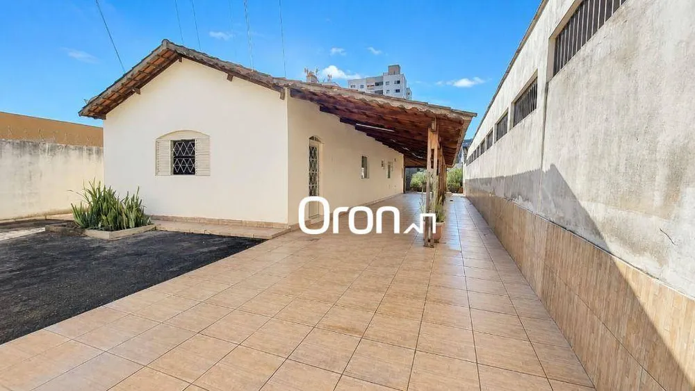 Casa, 4 quartos, 273 m² - Foto 1