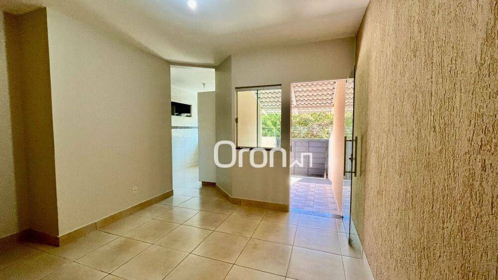 Casa à venda com 2 quartos, 74m² - Foto 2