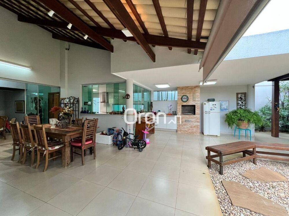 Sobrado, 4 quartos, 343 m² - Foto 2