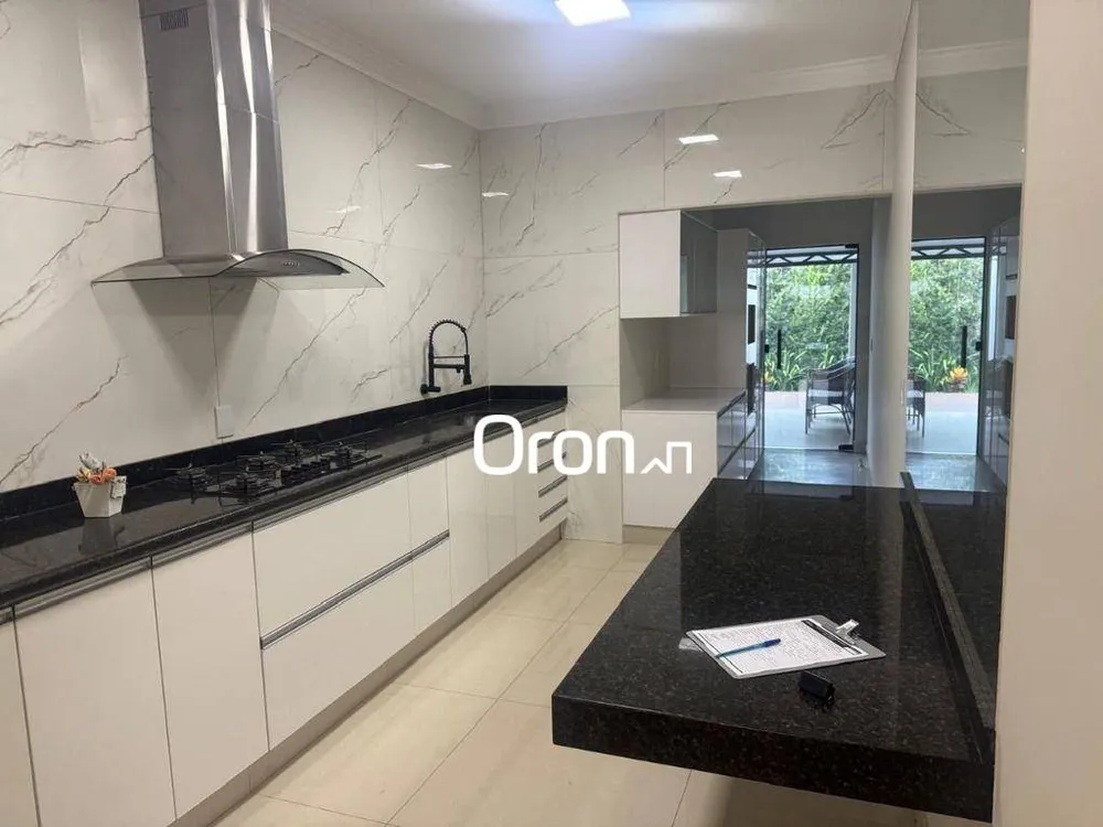 Casa, 3 quartos, 169 m² - Foto 2