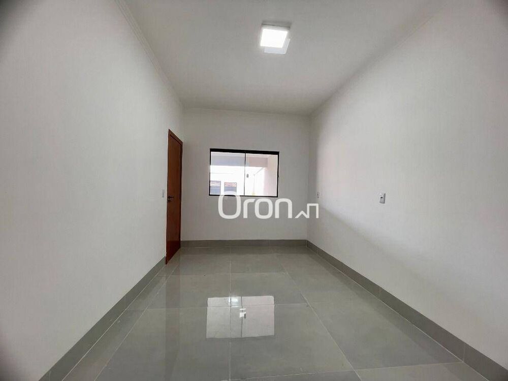 Casa à venda com 3 quartos, 208m² - Foto 2
