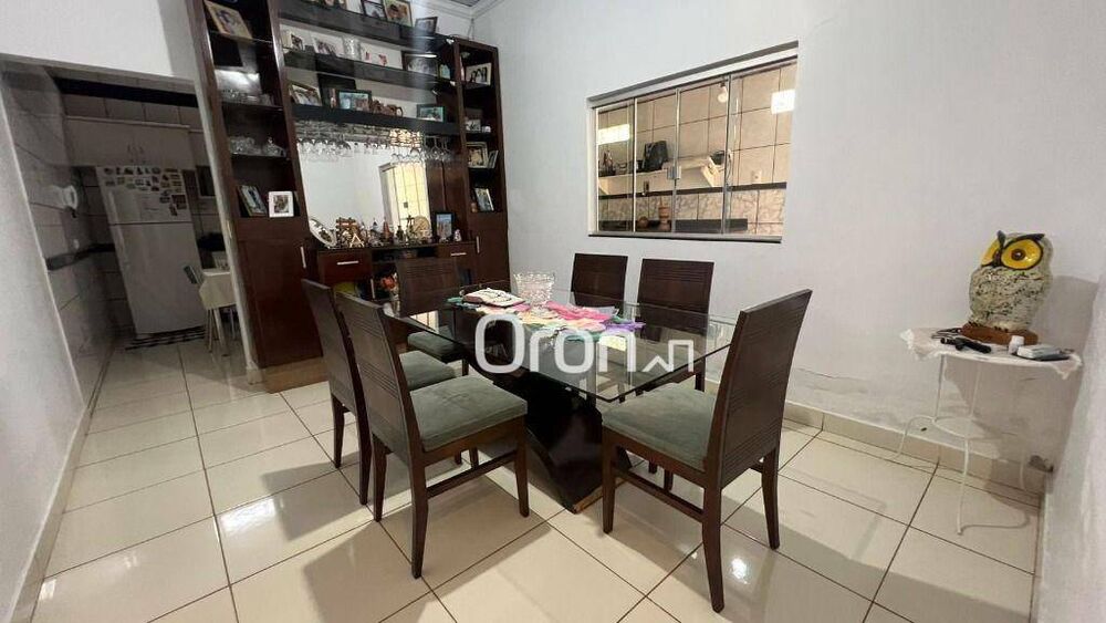 Casa, 4 quartos, 214 m² - Foto 1