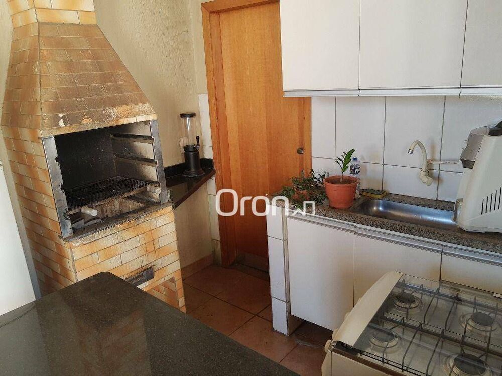 Casa à venda com 3 quartos, 280m² - Foto 4