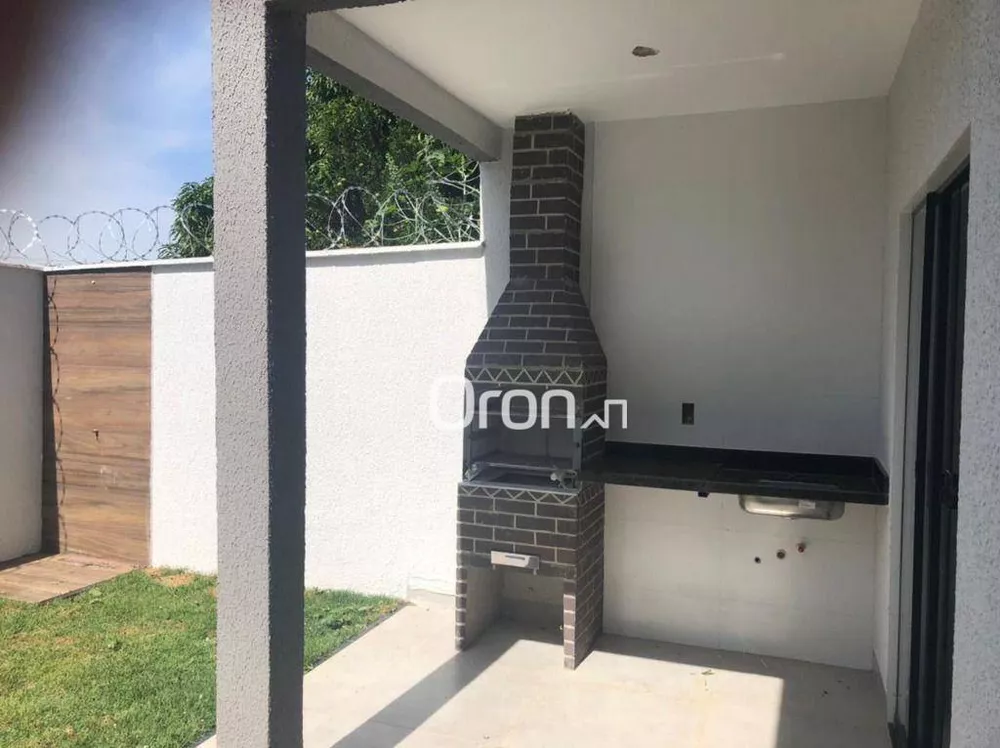 Casa à venda com 3 quartos, 108m² - Foto 1