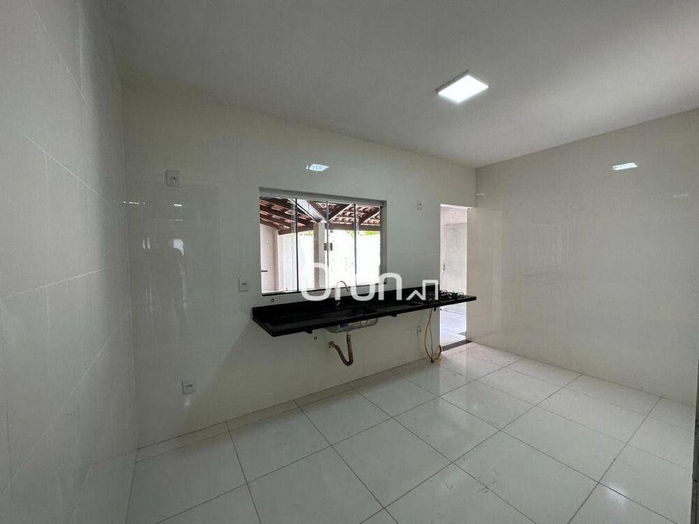 Casa à venda com 3 quartos, 140m² - Foto 2