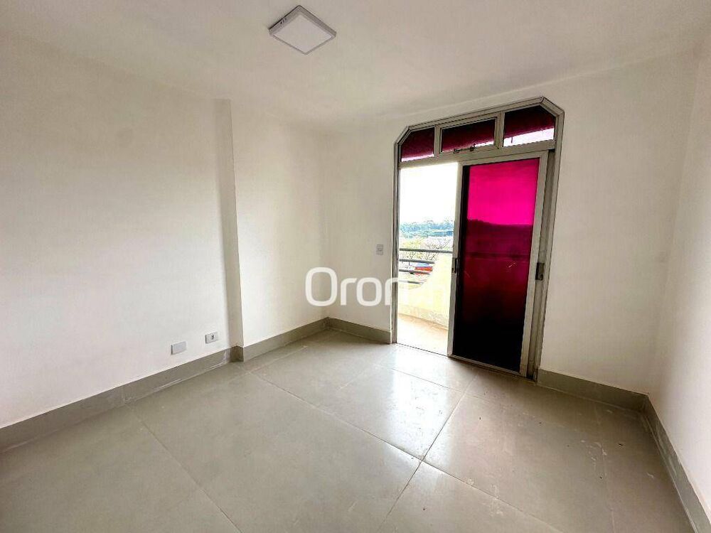 Apartamento à venda com 3 quartos, 118m² - Foto 2