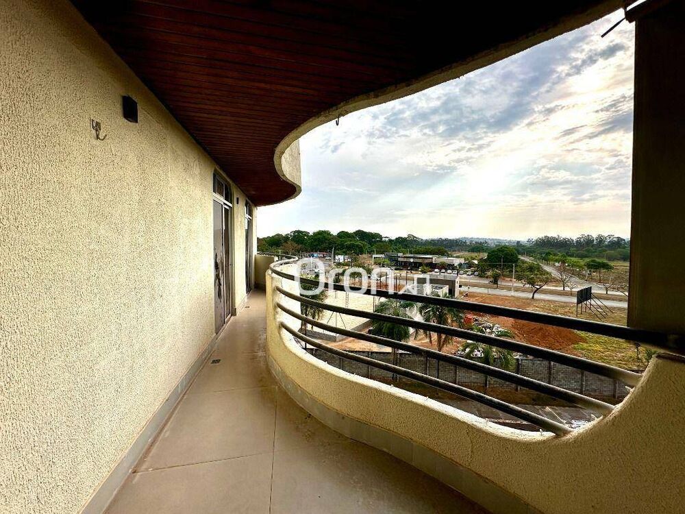 Apartamento à venda com 3 quartos, 118m² - Foto 3