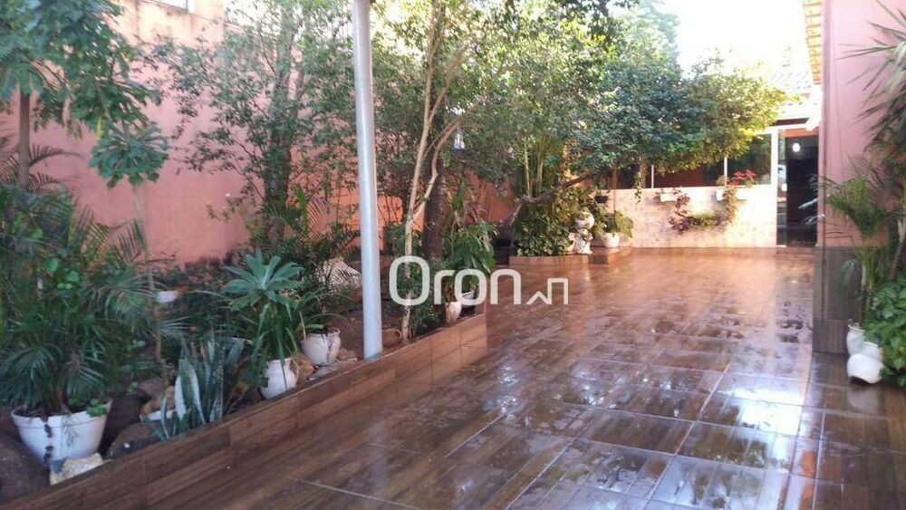 Casa à venda com 4 quartos, 220m² - Foto 4