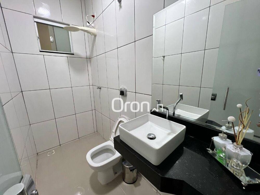 Casa à venda com 3 quartos, 300m² - Foto 4