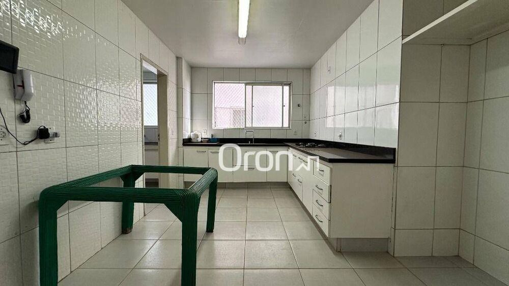 Apartamento à venda com 4 quartos, 167m² - Foto 2