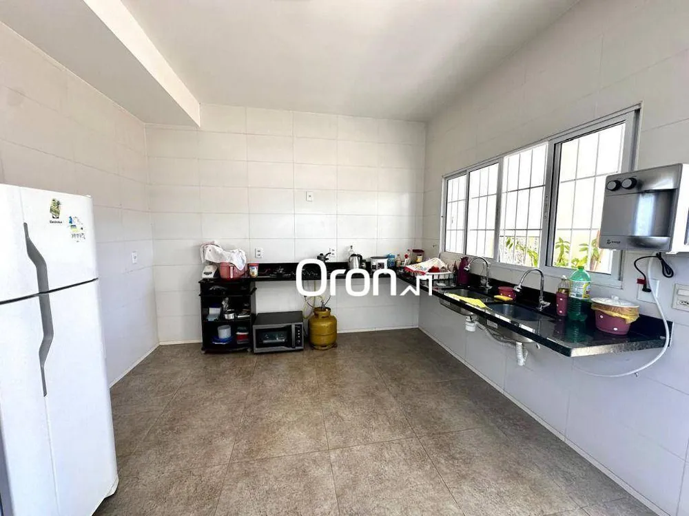 Sobrado, 6 quartos, 319 m² - Foto 4