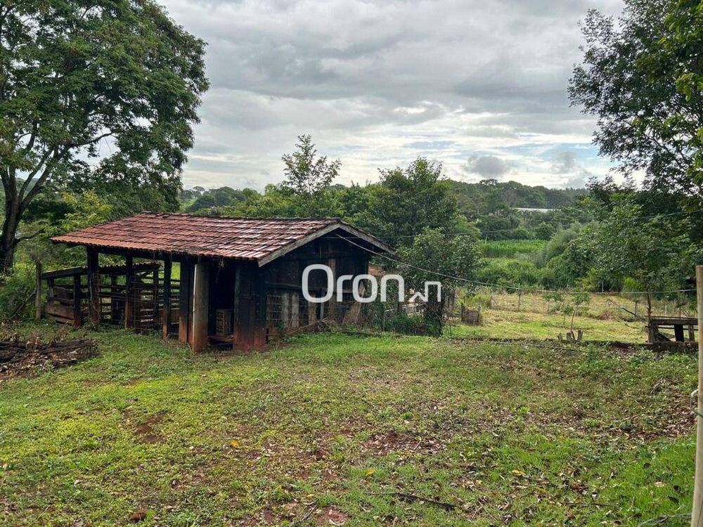 Chácara à venda com 3 quartos, 100m² - Foto 2