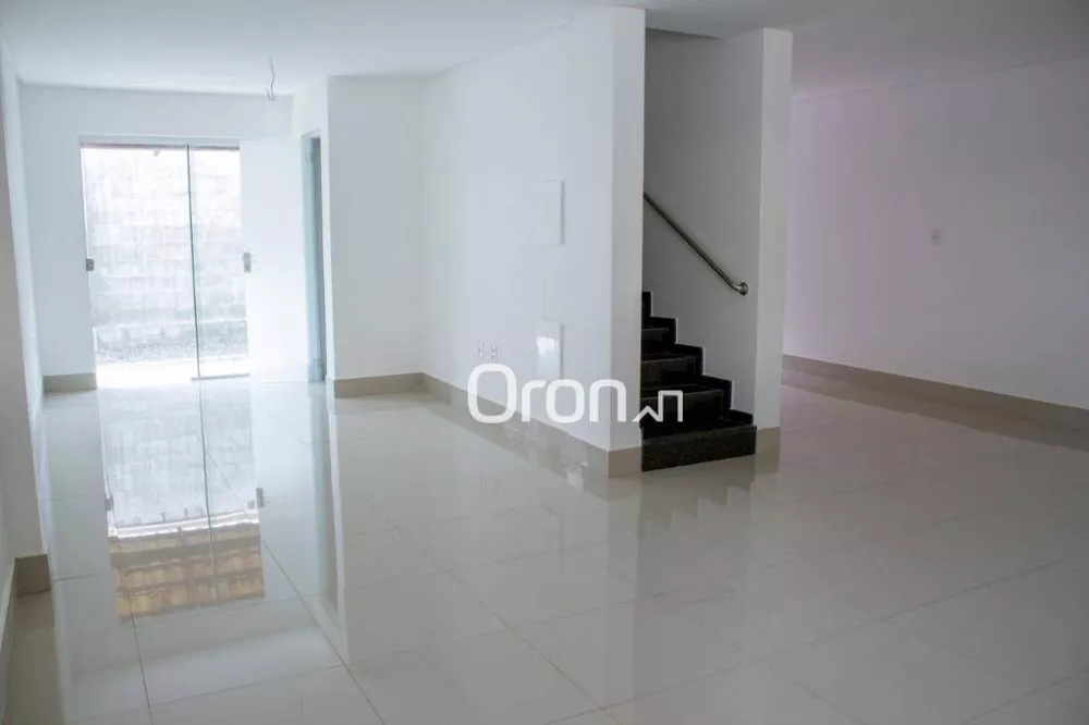 Sobrado à venda com 3 quartos, 161m² - Foto 2