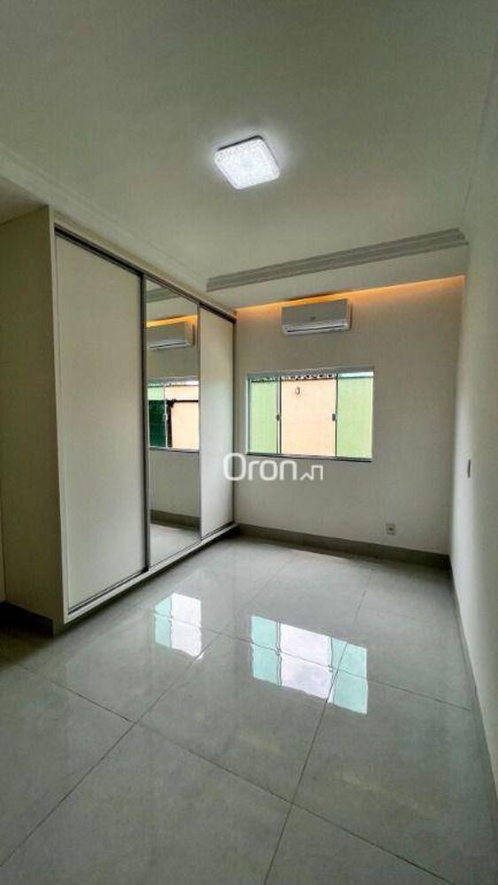 Casa à venda com 3 quartos, 258m² - Foto 4